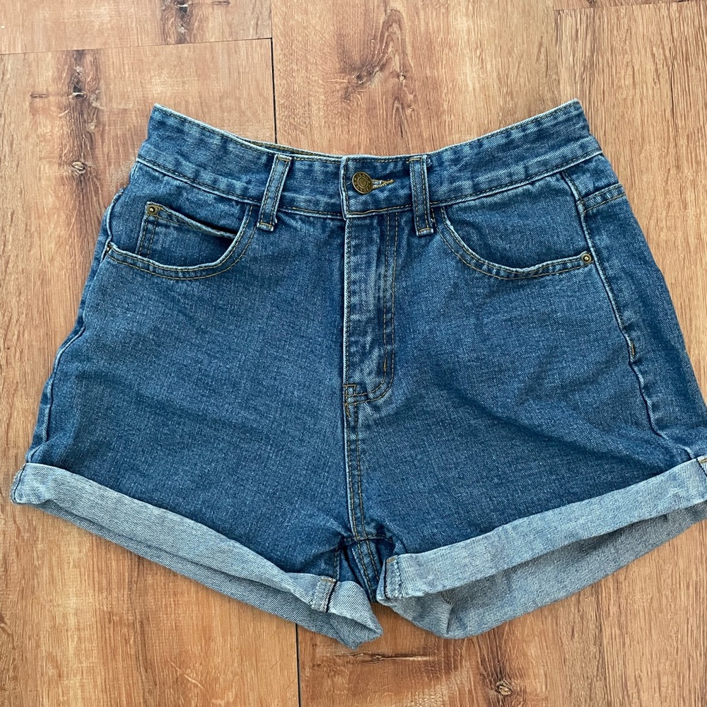 Mid waist denim shorts